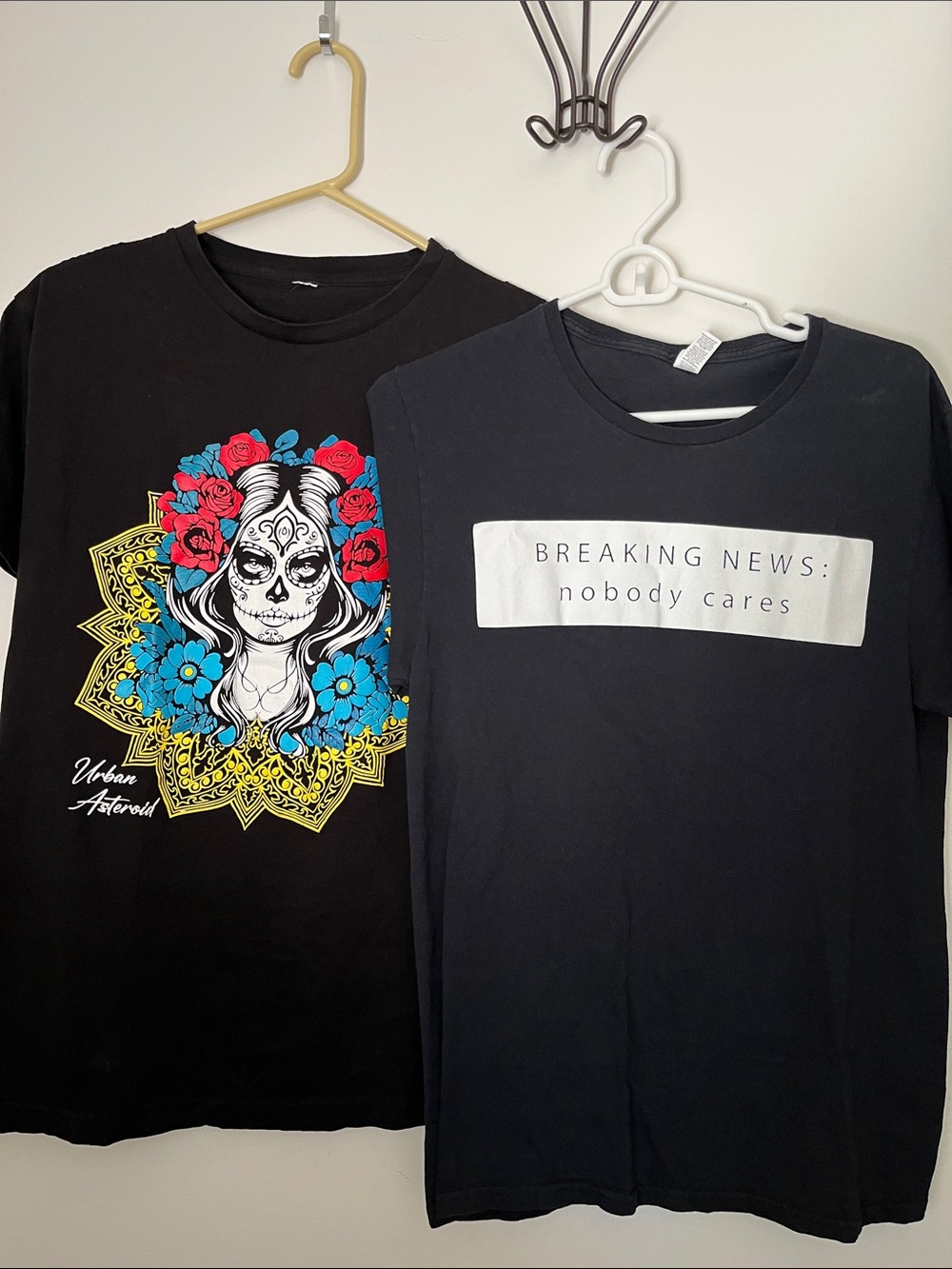 Urban Asteroid Day Of The Dead Roses Skull T-Shirt Breaking News Bundle 2 Tees